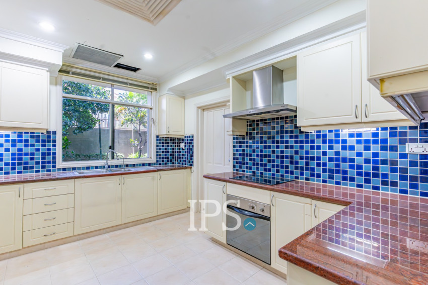 3 Bedroom Villa For Rent - Teuk Thla, Sen Sok, Phnom Penh