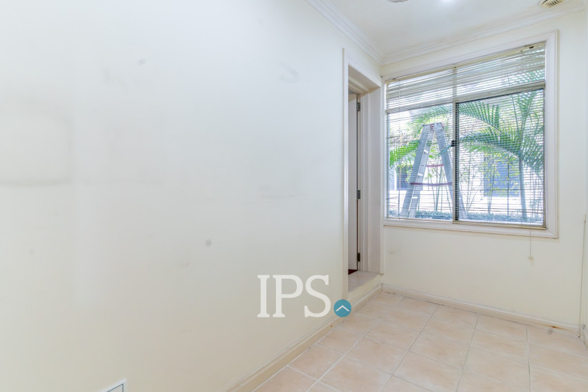 3 Bedroom Villa For Rent - Teuk Thla, Sen Sok, Phnom Penh