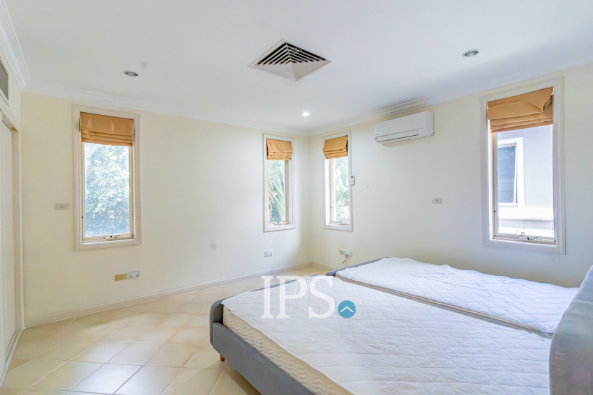 3 Bedroom Villa For Rent - Teuk Thla, Sen Sok, Phnom Penh