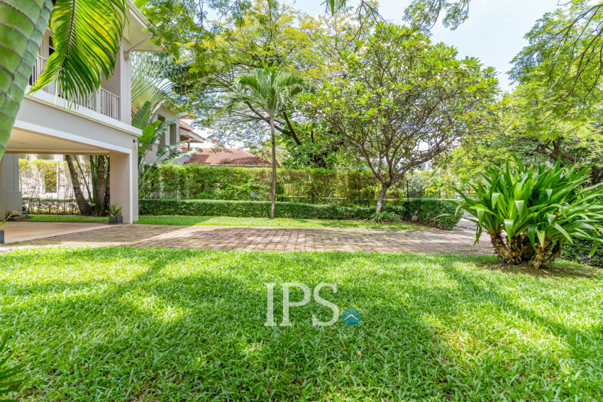 3 Bedroom Villa For Rent - Teuk Thla, Sen Sok, Phnom Penh