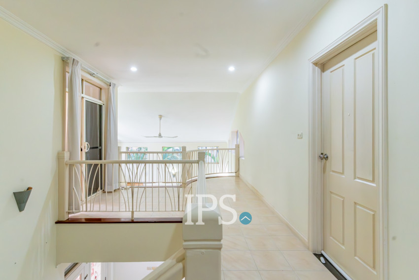 3 Bedroom Villa For Rent - Teuk Thla, Sen Sok, Phnom Penh