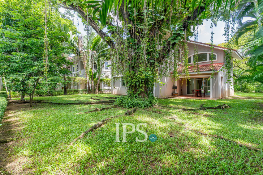 3 Bedroom Villa For Rent - Teuk Thla, Sen Sok, Phnom Penh
