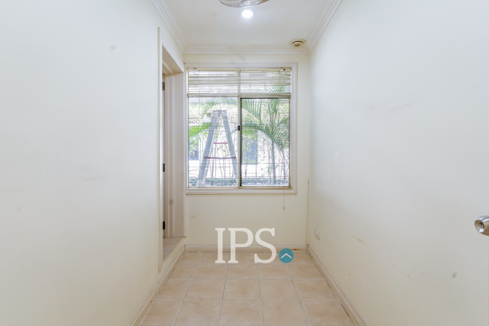 4 Bedroom Villa For Rent - Teuk Thla, Sen Sok, Phnom Penh - Image 23
