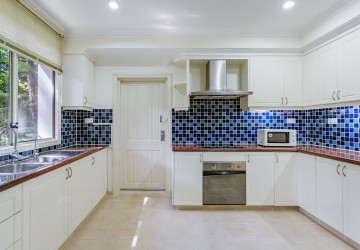 3 Bedroom Villa For Rent - Teuk Thla, Sen Sok, Phnom Penh thumbnail