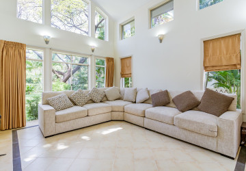 3 Bedroom Villa For Rent - Teuk Thla, Sen Sok, Phnom Penh thumbnail