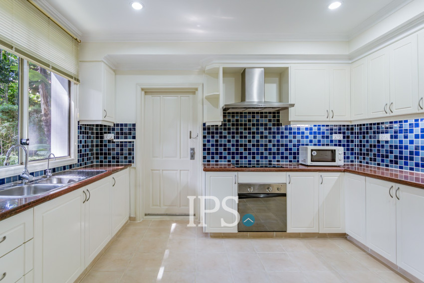 3 Bedroom Villa For Rent - Teuk Thla, Sen Sok, Phnom Penh