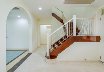 3 Bedroom Villa For Rent - Teuk Thla, Sen Sok, Phnom Penh thumbnail