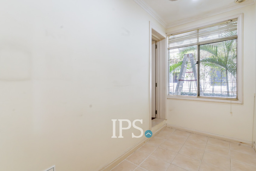 3 Bedroom Villa For Rent - Teuk Thla, Sen Sok, Phnom Penh