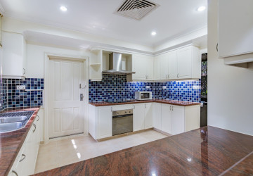 3 Bedroom Villa For Rent - Teuk Thla, Sen Sok, Phnom Penh thumbnail