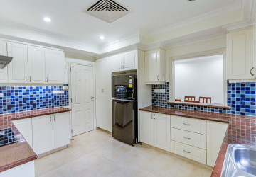 3 Bedroom Villa For Rent - Teuk Thla, Sen Sok, Phnom Penh thumbnail