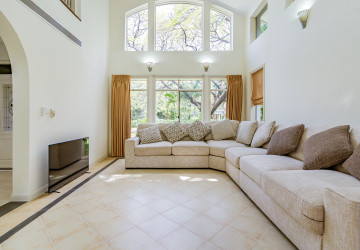 3 Bedroom Villa For Rent - Teuk Thla, Sen Sok, Phnom Penh thumbnail