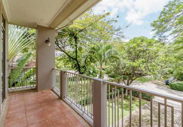 3 Bedroom Villa For Rent - Teuk Thla, Sen Sok, Phnom Penh thumbnail