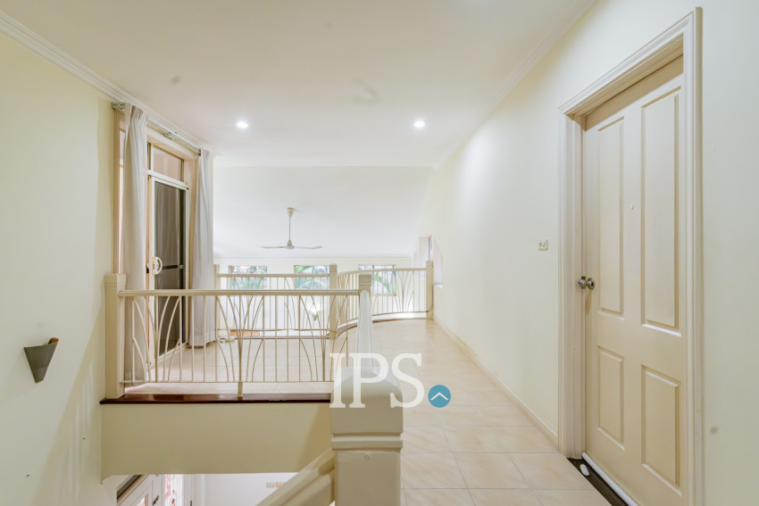 3 Bedroom Villa For Rent - Teuk Thla, Sen Sok, Phnom Penh