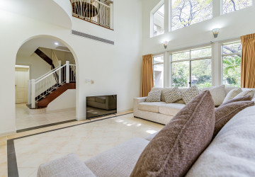 3 Bedroom Villa For Rent - Teuk Thla, Sen Sok, Phnom Penh thumbnail