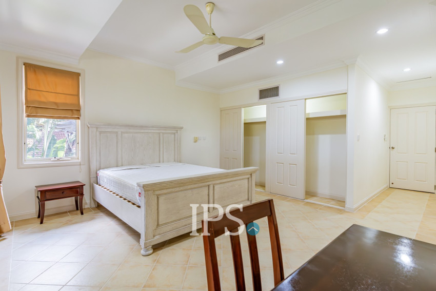 3 Bedroom Villa For Rent - Teuk Thla, Sen Sok, Phnom Penh