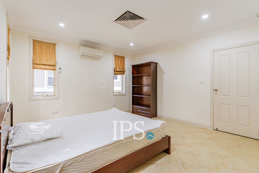 4 Bedroom Villa For Rent - Teuk Thla, Sen Sok, Phnom Penh - Image 19