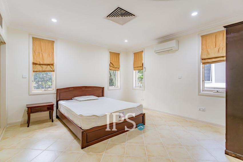 3 Bedroom Villa For Rent - Teuk Thla, Sen Sok, Phnom Penh