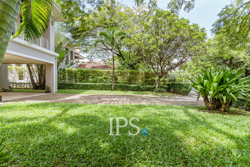 3 Bedroom Villa For Rent - Teuk Thla, Sen Sok, Phnom Penh