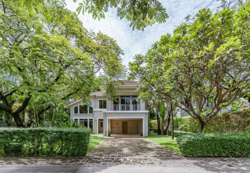 3 Bedroom Villa For Rent - Teuk Thla, Sen Sok, Phnom Penh thumbnail