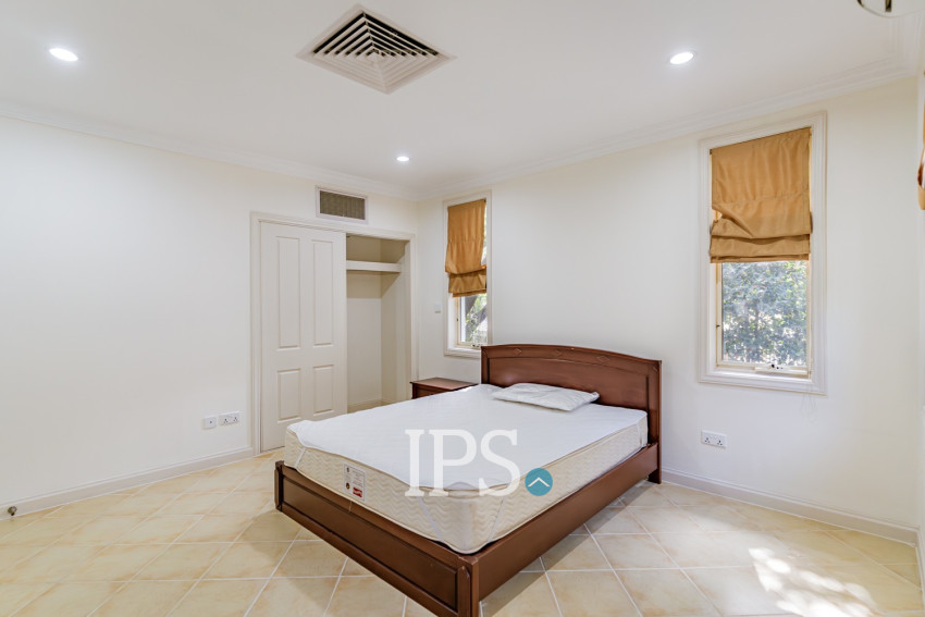3 Bedroom Villa For Rent - Teuk Thla, Sen Sok, Phnom Penh