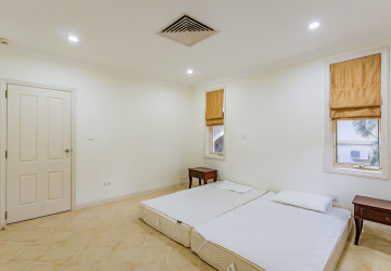 3 Bedroom Villa For Rent - Teuk Thla, Sen Sok, Phnom Penh thumbnail