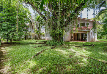 3 Bedroom Villa For Rent - Teuk Thla, Sen Sok, Phnom Penh thumbnail