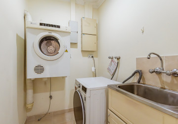 3 Bedroom Villa For Rent - Teuk Thla, Sen Sok, Phnom Penh thumbnail