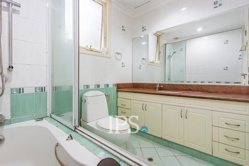 3 Bedroom Villa For Rent - Teuk Thla, Sen Sok, Phnom Penh