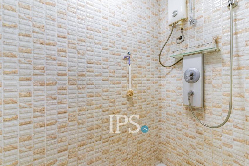 Renovated 3 Bedroom Apartment For Rent - Wat Phnom, Phnom Penh