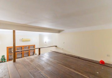 Renovated 3 Bedroom Apartment For Rent - Wat Phnom, Phnom Penh thumbnail