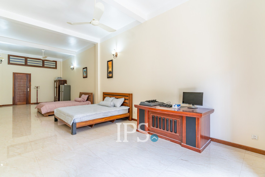 Renovated 3 Bedroom Apartment For Rent - Wat Phnom, Phnom Penh
