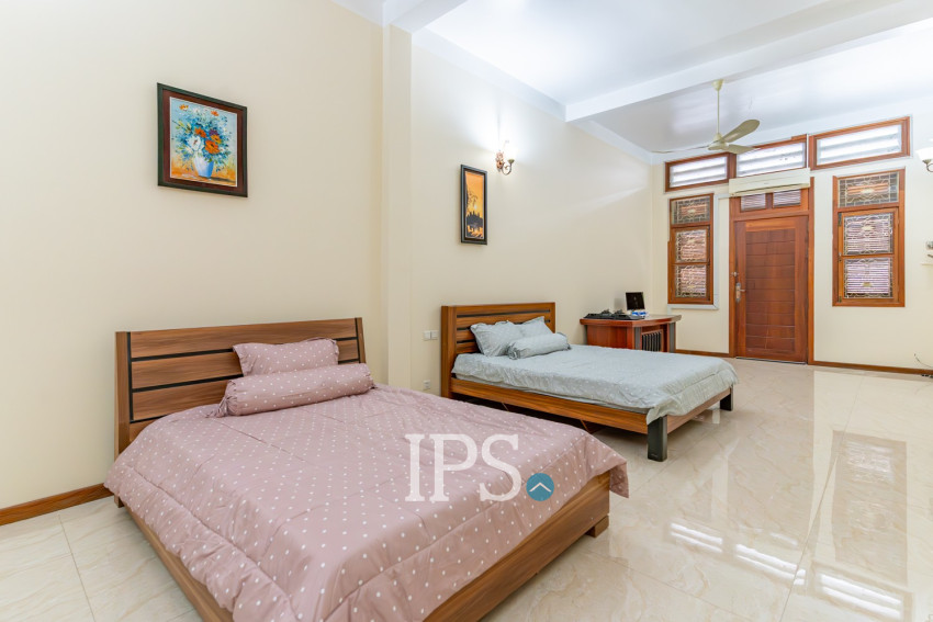 Renovated 3 Bedroom Apartment For Rent - Wat Phnom, Phnom Penh