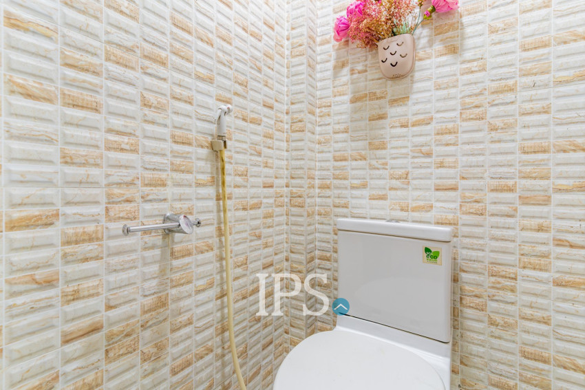 Renovated 3 Bedroom Apartment For Rent - Wat Phnom, Phnom Penh