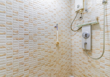 Renovated 3 Bedroom Apartment For Rent - Wat Phnom, Phnom Penh thumbnail