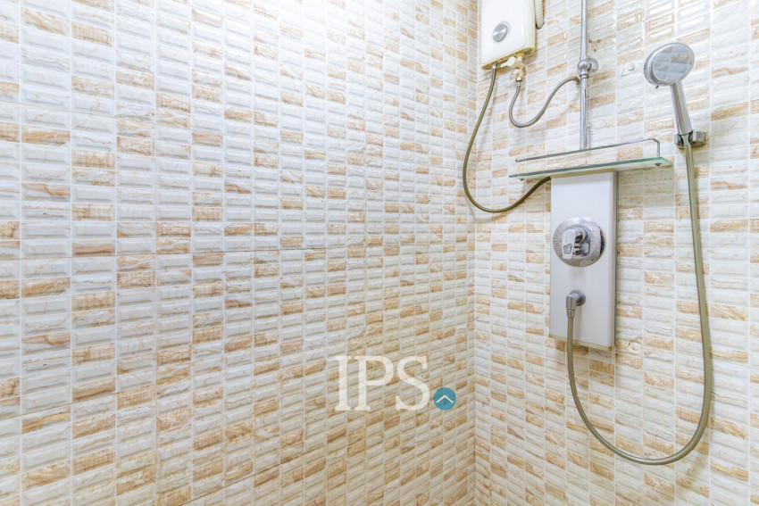 Renovated 3 Bedroom Apartment For Rent - Wat Phnom, Phnom Penh