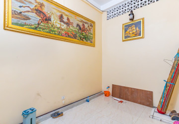 Renovated 3 Bedroom Apartment For Rent - Wat Phnom, Phnom Penh thumbnail