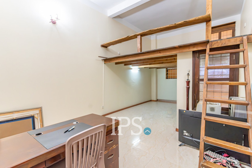 Renovated 3 Bedroom Apartment For Rent - Wat Phnom, Phnom Penh