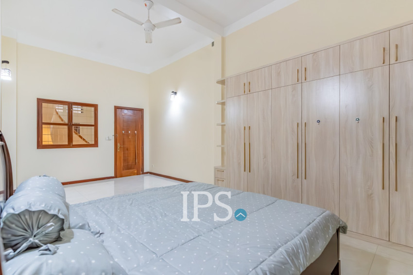 Renovated 3 Bedroom Apartment For Rent - Wat Phnom, Phnom Penh