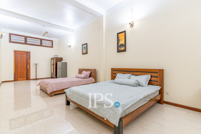 Renovated 3 Bedroom Apartment For Rent - Wat Phnom, Phnom Penh