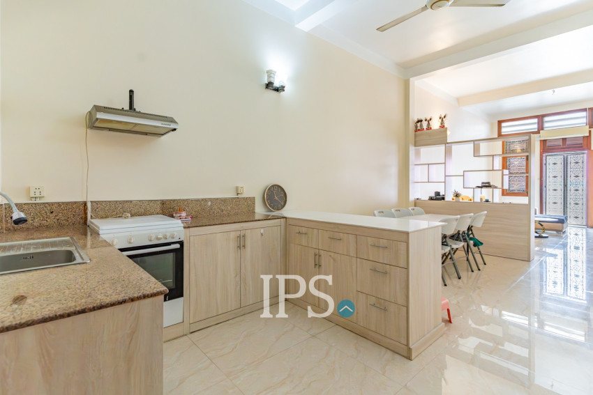Renovated 3 Bedroom Apartment For Rent - Wat Phnom, Phnom Penh