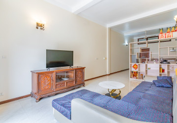 Renovated 3 Bedroom Apartment For Rent - Wat Phnom, Phnom Penh thumbnail