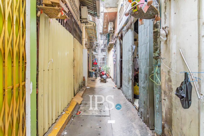 Renovated 3 Bedroom Apartment For Rent - Wat Phnom, Phnom Penh