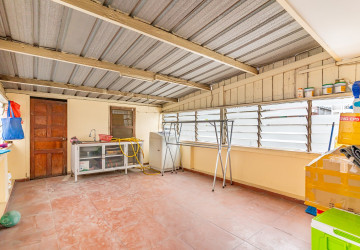 Renovated 3 Bedroom Apartment For Rent - Wat Phnom, Phnom Penh thumbnail