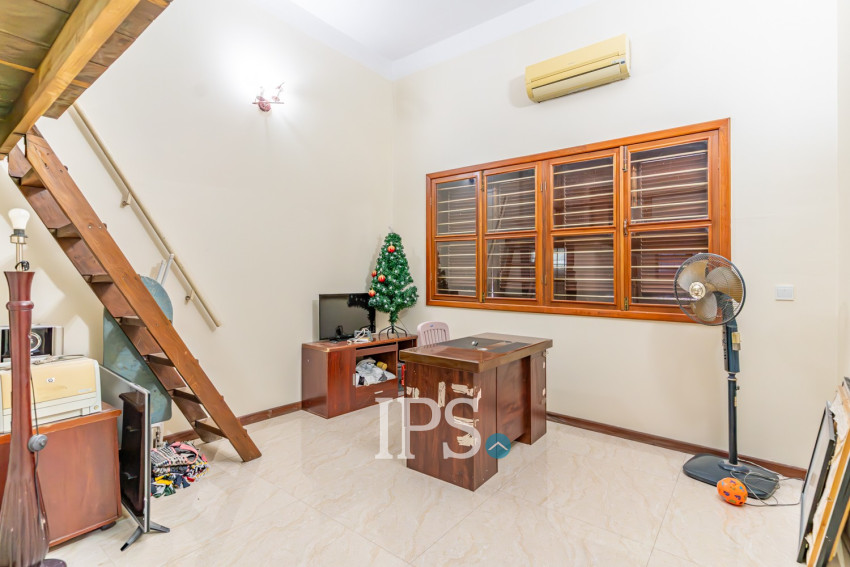 Renovated 3 Bedroom Apartment For Rent - Wat Phnom, Phnom Penh