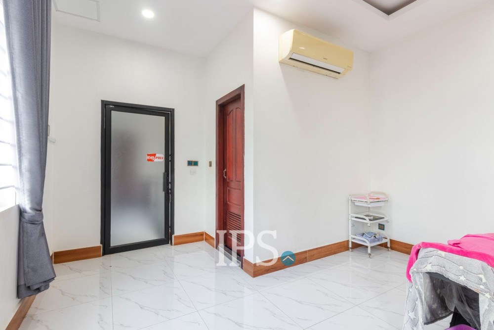 4 Bedroom Shophouse For Rent - Sala Kamreuk, Siem Reap - Image 18