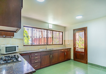 Renovated 2 Bedroom Apartment For Rent - Srah Chork, Phnom Penh thumbnail