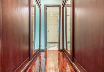 Renovated 2 Bedroom Apartment For Rent - Srah Chork, Phnom Penh thumbnail