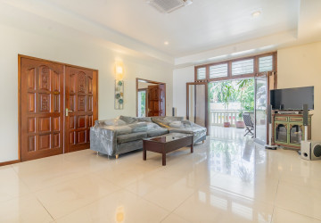 Renovated 2 Bedroom Apartment For Rent - Srah Chork, Phnom Penh thumbnail