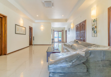 Renovated 2 Bedroom Apartment For Rent - Srah Chork, Phnom Penh thumbnail