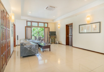 Renovated 2 Bedroom Apartment For Rent - Srah Chork, Phnom Penh thumbnail